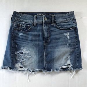 American Eagle Women’s Size 2 Denim Mini Skirt Distressed Super Stretch